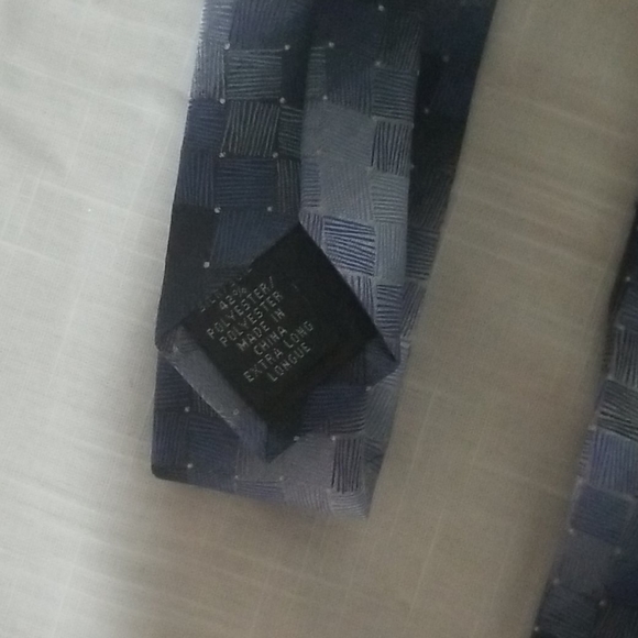 Van Huesen tie nwt - Picture 3 of 4